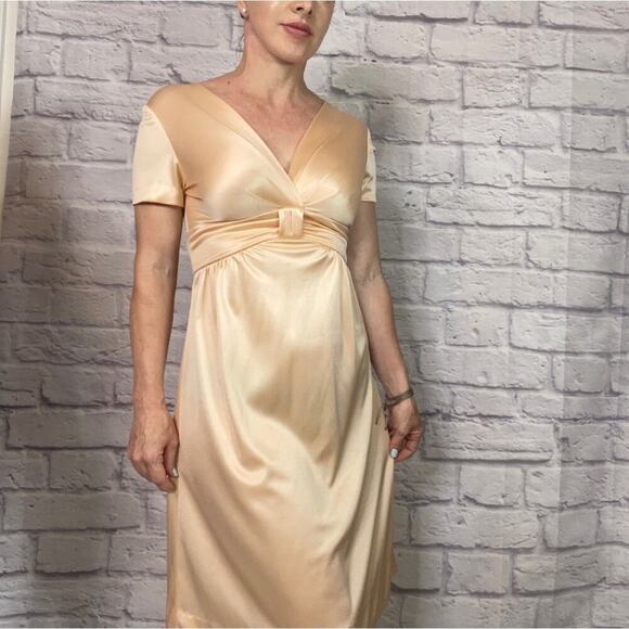 Vintage 70’s handmade fit and flare midi dress - Picture 2 of 7